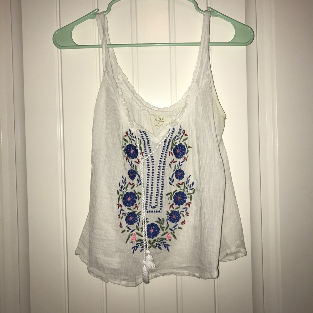 Tank top crop top.